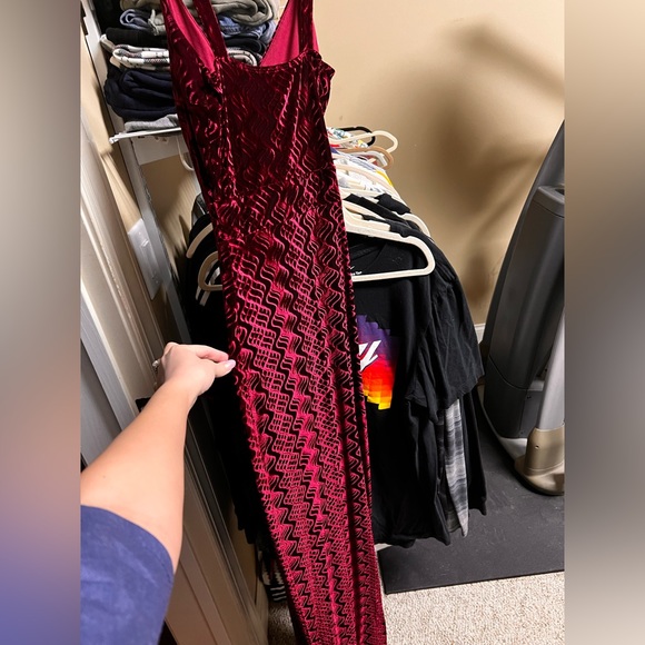 Velvet red maxi dress with high slit, worn once for a wedding - Picture 4 of 4